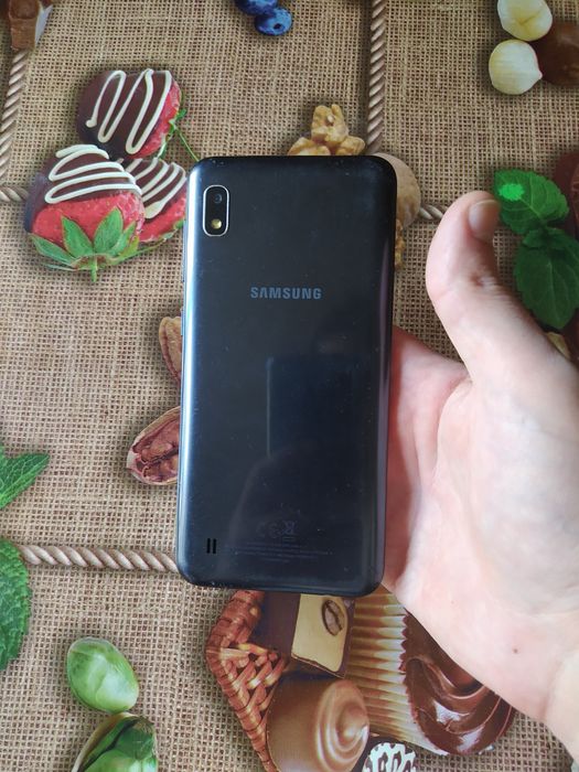 Продавам Samsung A10