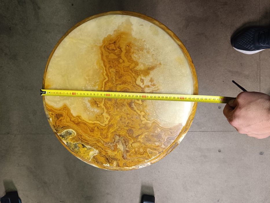 Барокова бронзова маса със плод от оникс