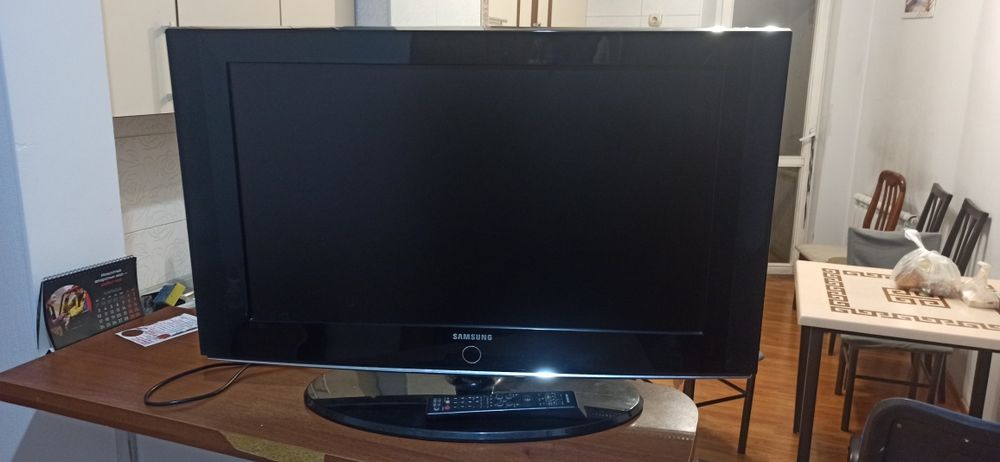 Телевизор Самсунг и киви