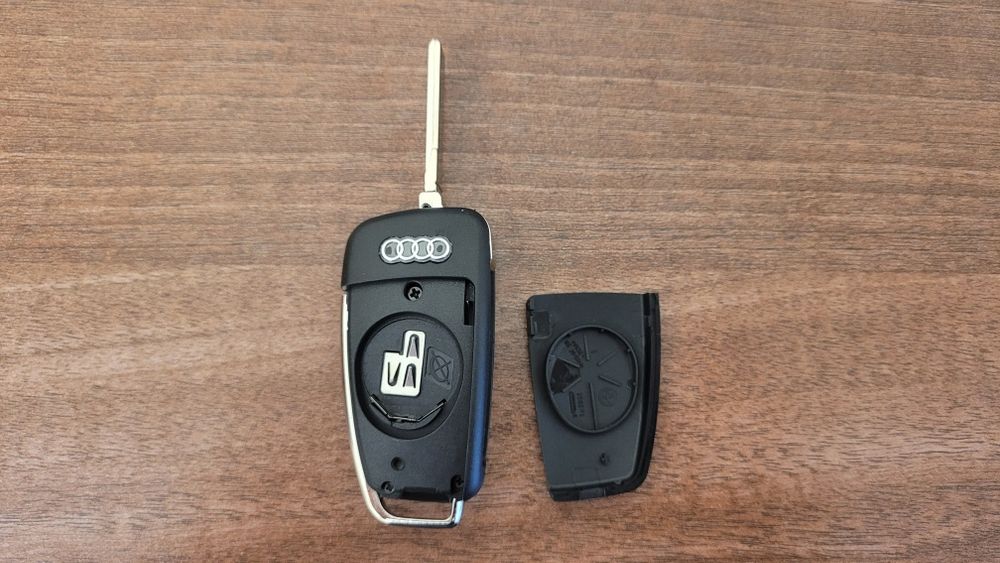 Carcasa cheie Audi cu 3 butoane
