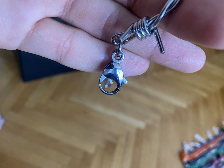 Brățară sârmă ghimpată