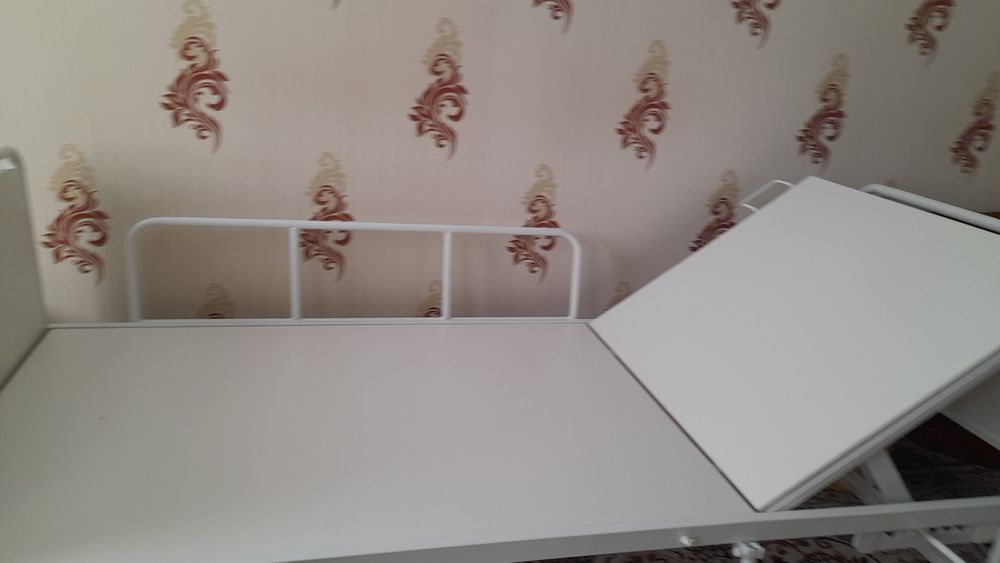 Медицинская кровать