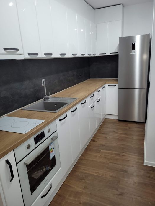 Дава се под наем Тристаен апартамент в Варна, Възраждане 1 - 70 кв.м за 408 € - Снимка #3