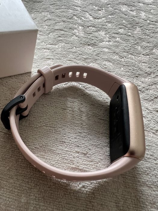 Смарт-часы Huawei band 6