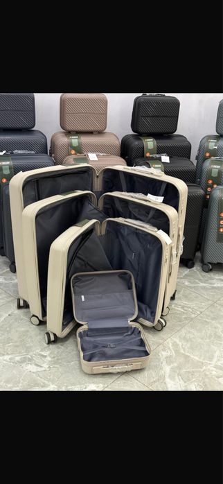 Чемоданы полипропилен.