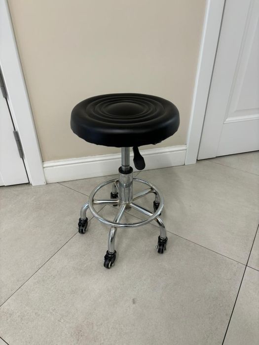 Продаются кресла со спинкой и без