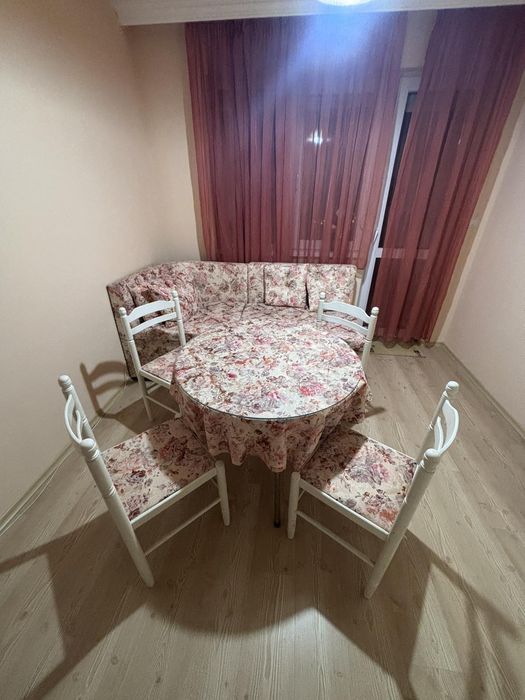 Маса, столове, кухненски ъгъл