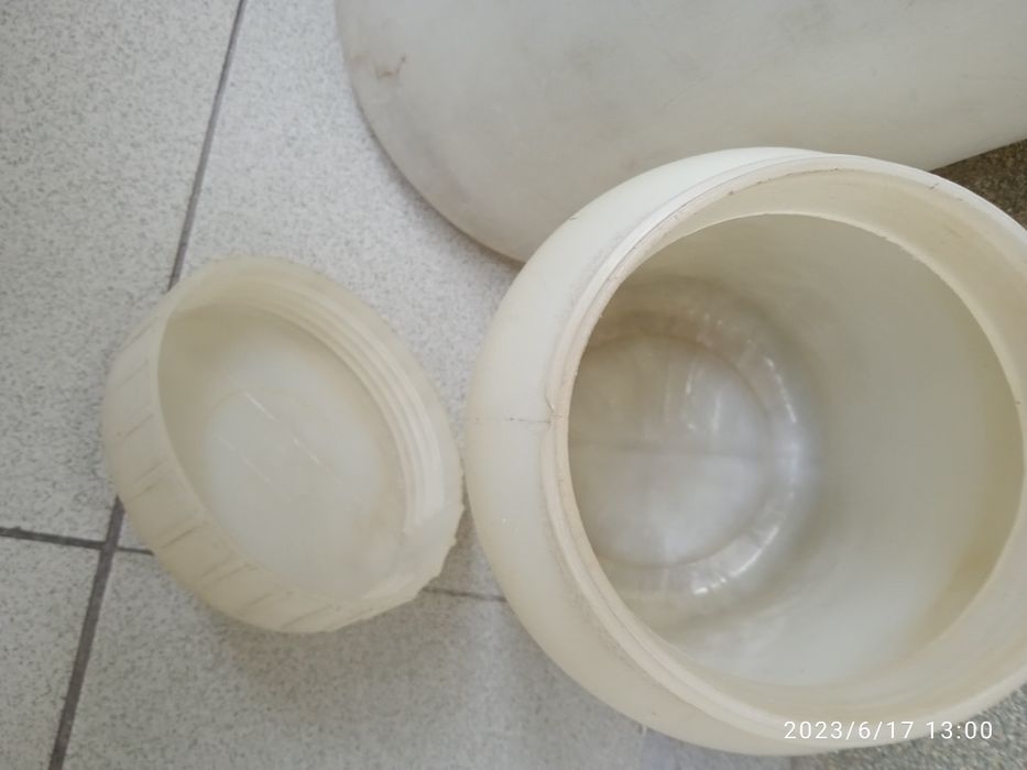 БИДОНЫ пищевые пластмассовые