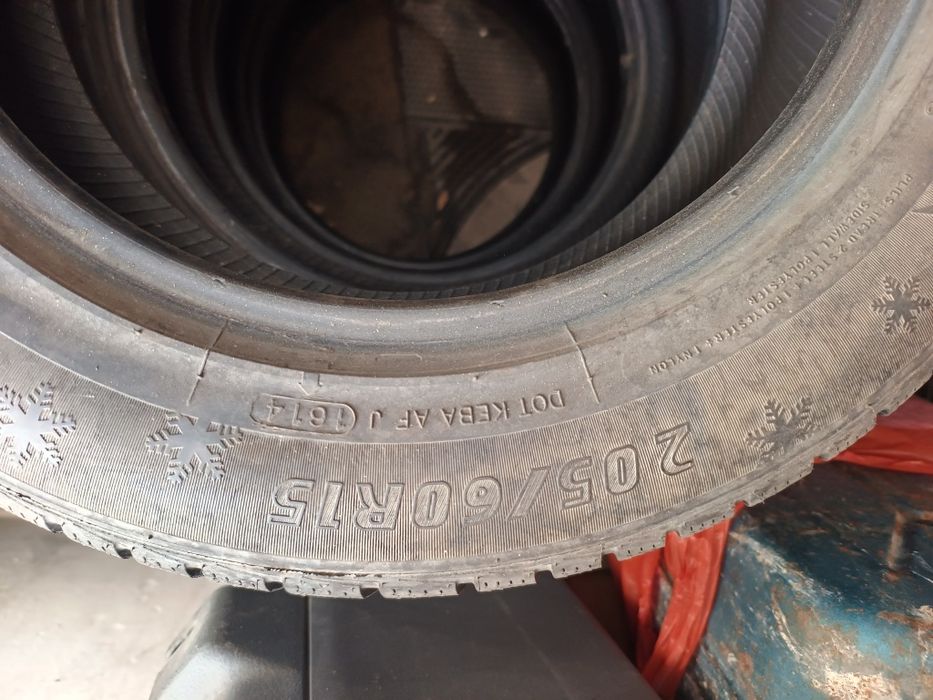 Set 4 anvelope iarnă 205/60R15, DOT 2014, profil 80 %!