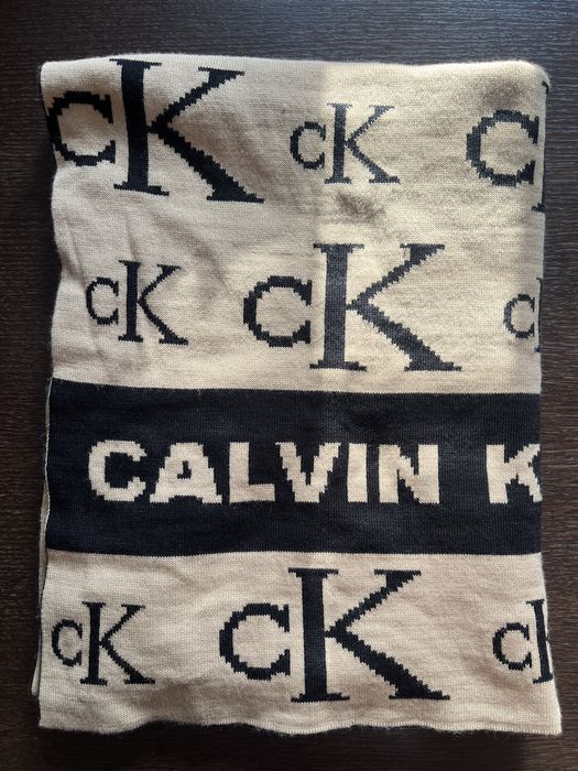 Fular Calvin Klein , autentic , impecabil