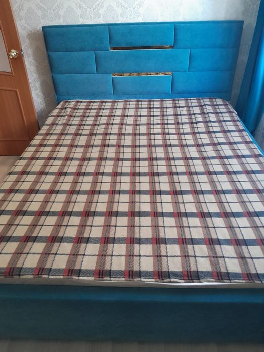 Продам тахту в хорошем состоянии.
