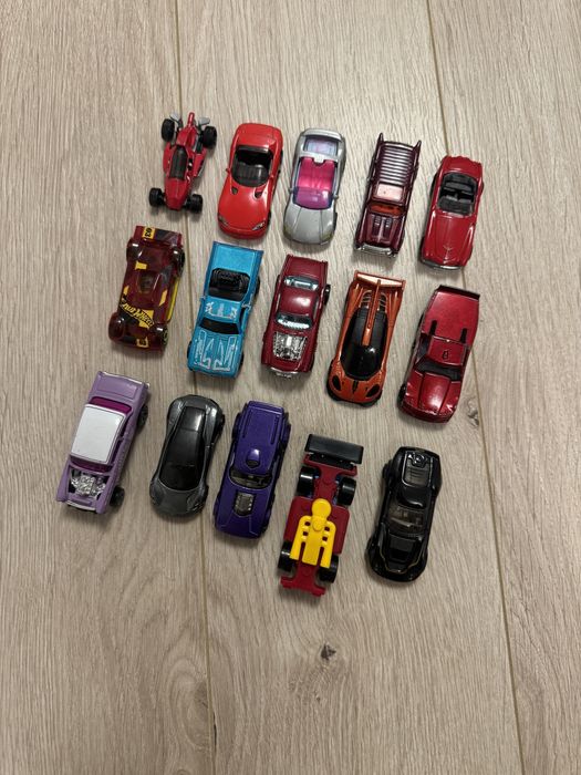 Машинки hot wheels