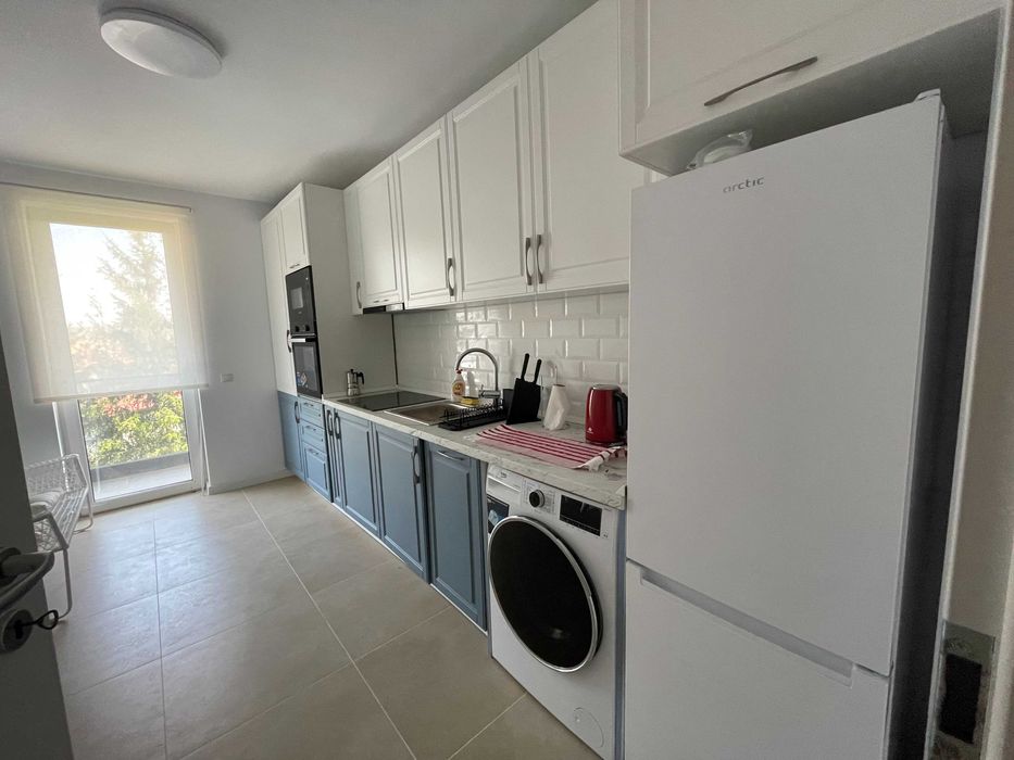 Apartament nou de închiriat – modern utilat, cu vedere superbă