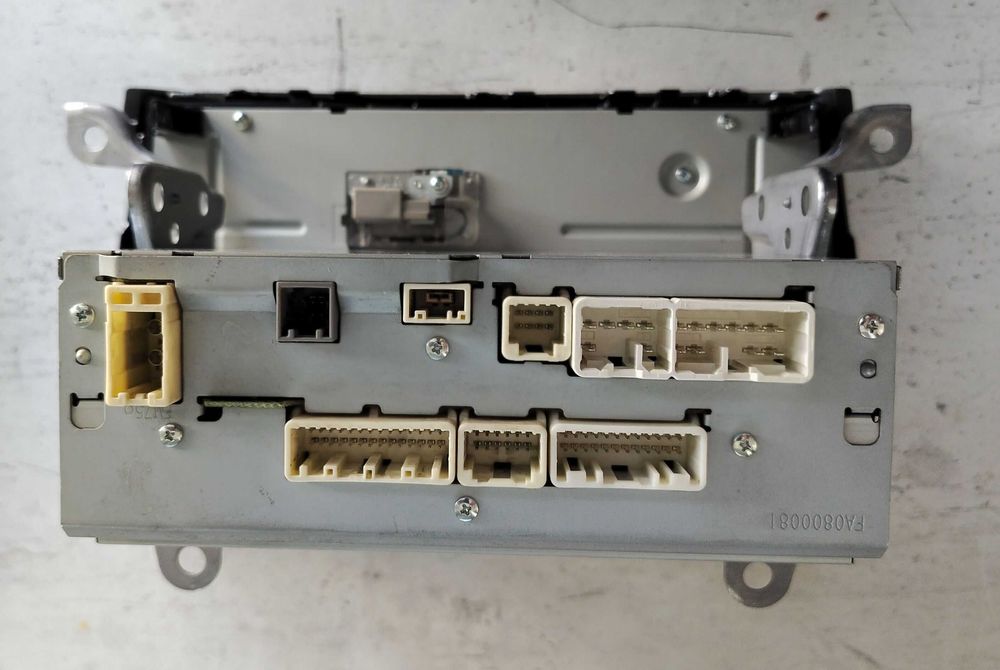 Оригинална медия-навигация за Тойота Авенсис