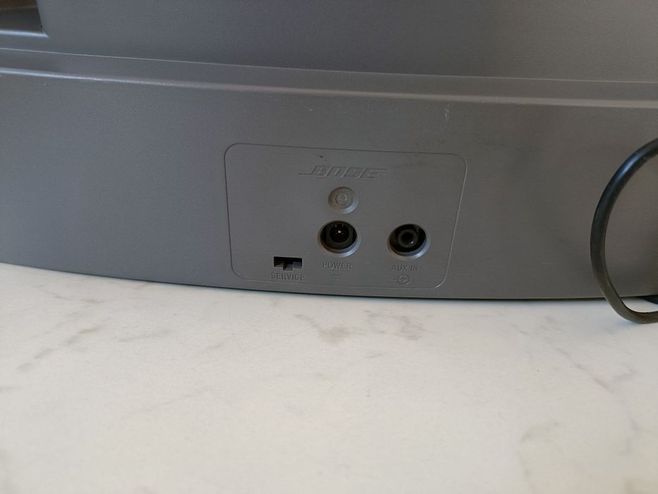 Bose Sounddock XT, boxa activa cu intrare aux in sunet foarte bun