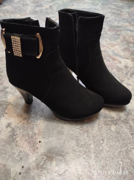 АКЦИЯ. Ботильоны новые 37 размер, замшевые