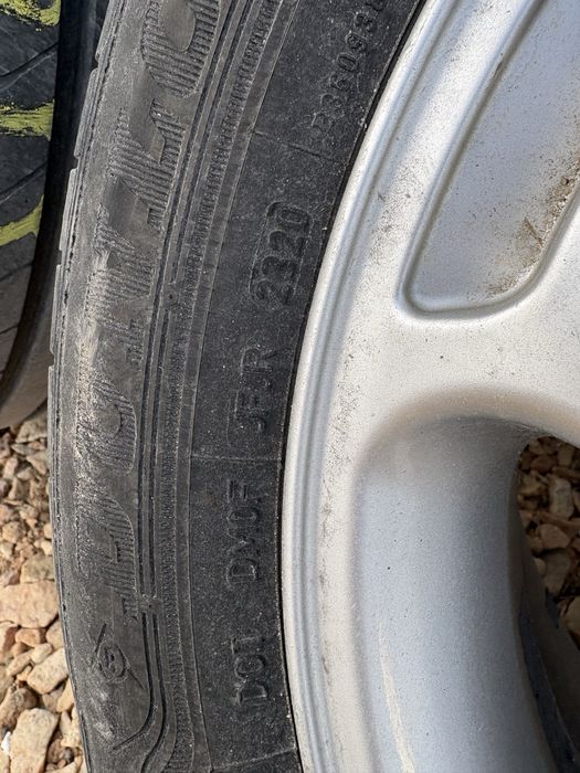 Джанти VW с летни гуми в добро състояние