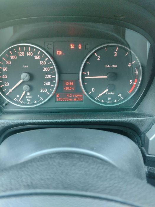 BMW E90 318d 122CP