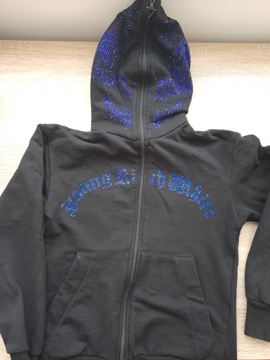 Hanorac , Young rich,  negru cu pietre albastre, ne purtat, mărimea 3x