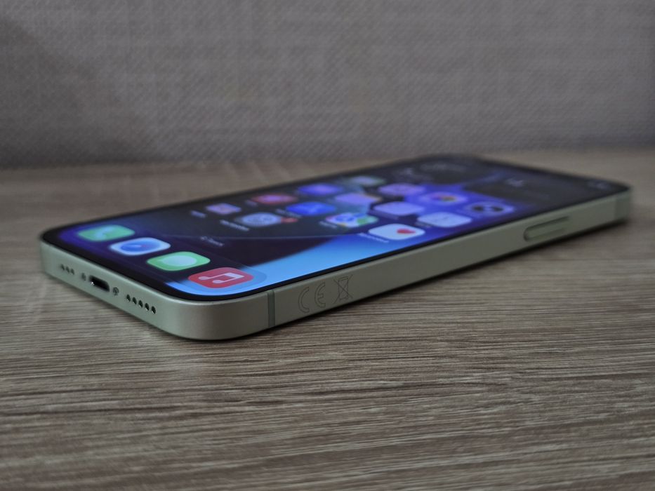 iPhone 12 64 Гб рабочий