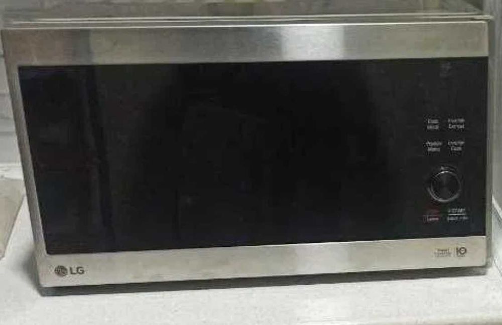 Продаю LG 42L Микроволновка. Инвертор (MH8265CIS)