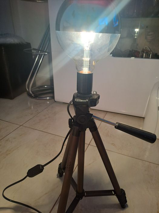 Veioza retro trepied