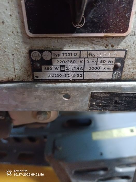 Трифазен шмиргел 550w 3000obr min Metabo