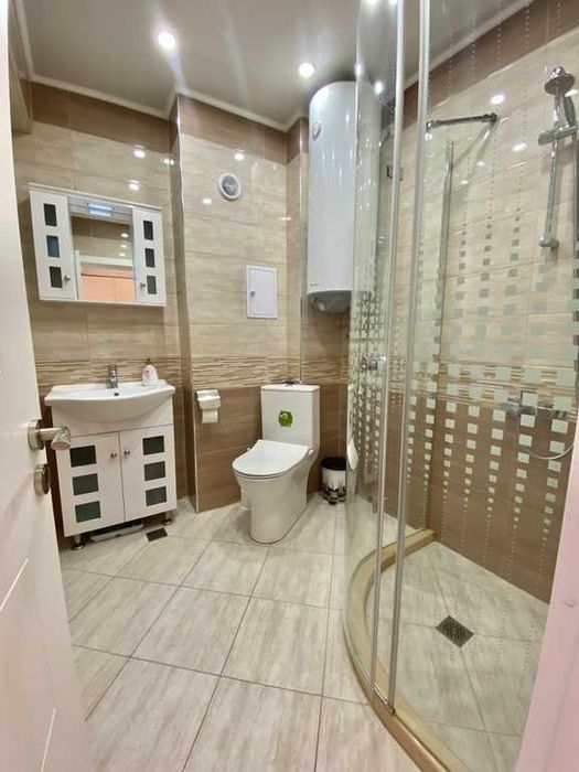 Продава се Двустаен апартамент в Бургас, Лазур - 71 кв.м за 2254 €/кв.м - Снимка #8