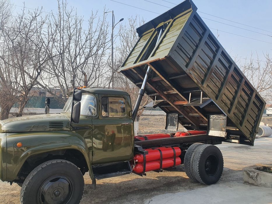 Срочна зил 130  сомосвал сотилади