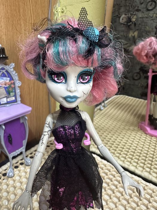 Продам куклу монстр хай!
