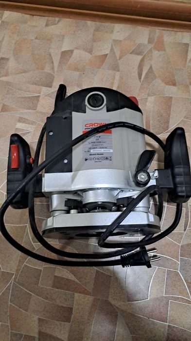 Фрезер вертикальный.