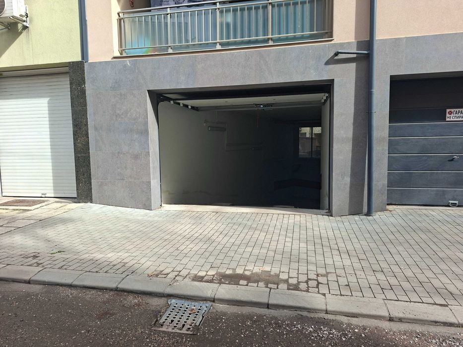 Дава се под наем Гараж / Паркомясто в Пловдив, Младежки Хълм - 20 кв.м за 59.67 € - Снимка #1