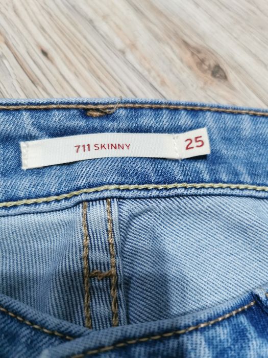 Blugi Levi's 711 marimea 25