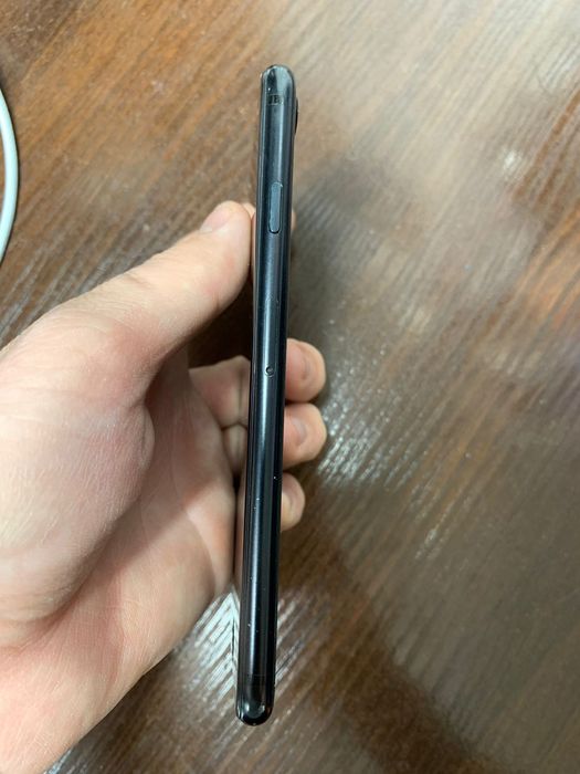 Айфон се 128 в отличном состоянии