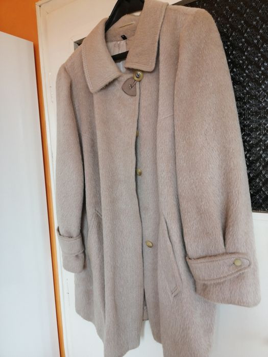 Палто от камилска вълна 48