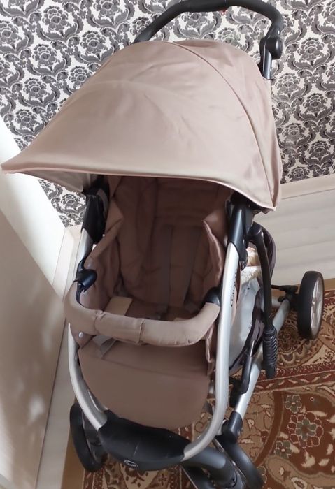 Продам срочно детскую коляску