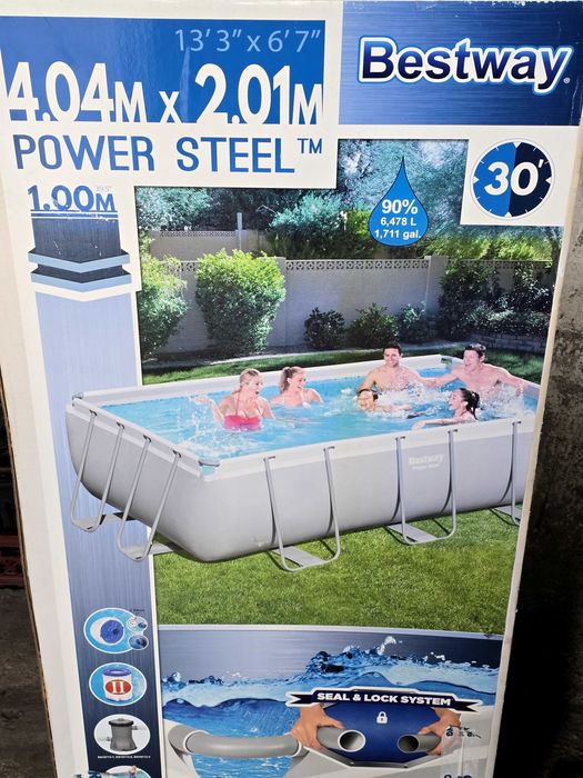 Piscina   curte