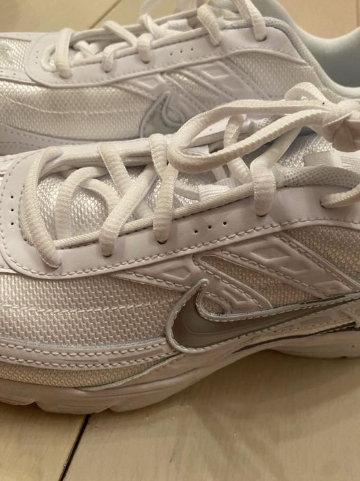 Nike Initiator бели маратонки размер 40