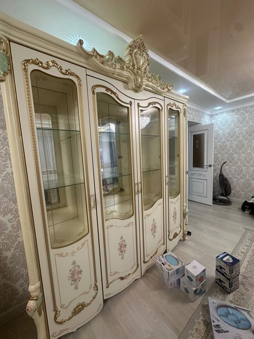 Сервант состоянии хороший