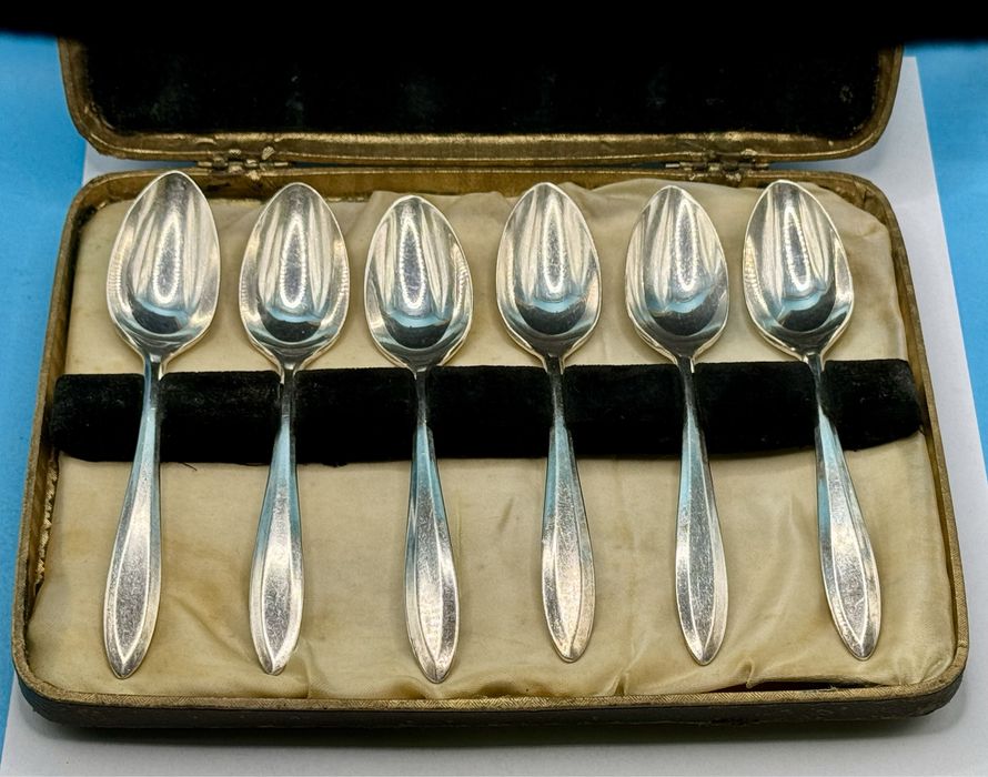 Посребрени лъжици Community 1936 година