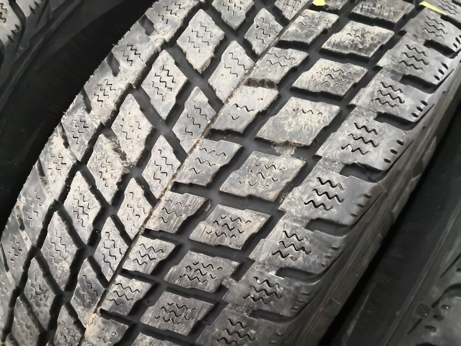 235 60 18 цола гуми nexen 4 броя