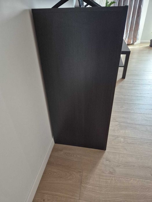 Comoda Mobexpert wenge + crem, 7 sertare, 2 usi – 150 cm, 45 cm, 100 cm (L × A × H).