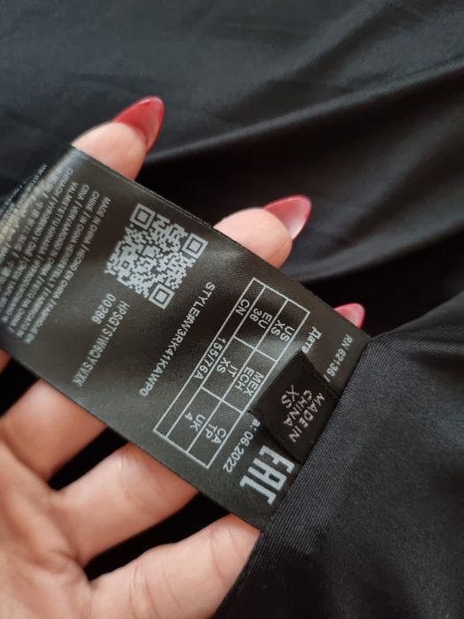 Рокля Guess, размер XS, става и за S