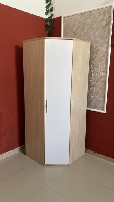 Угловой шифоньер