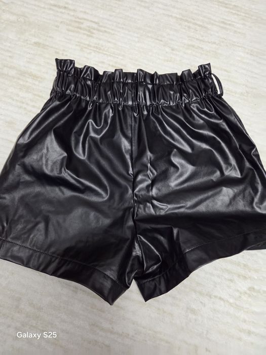 Lot pantaloni scurți  si salopeta pantaloni scurti