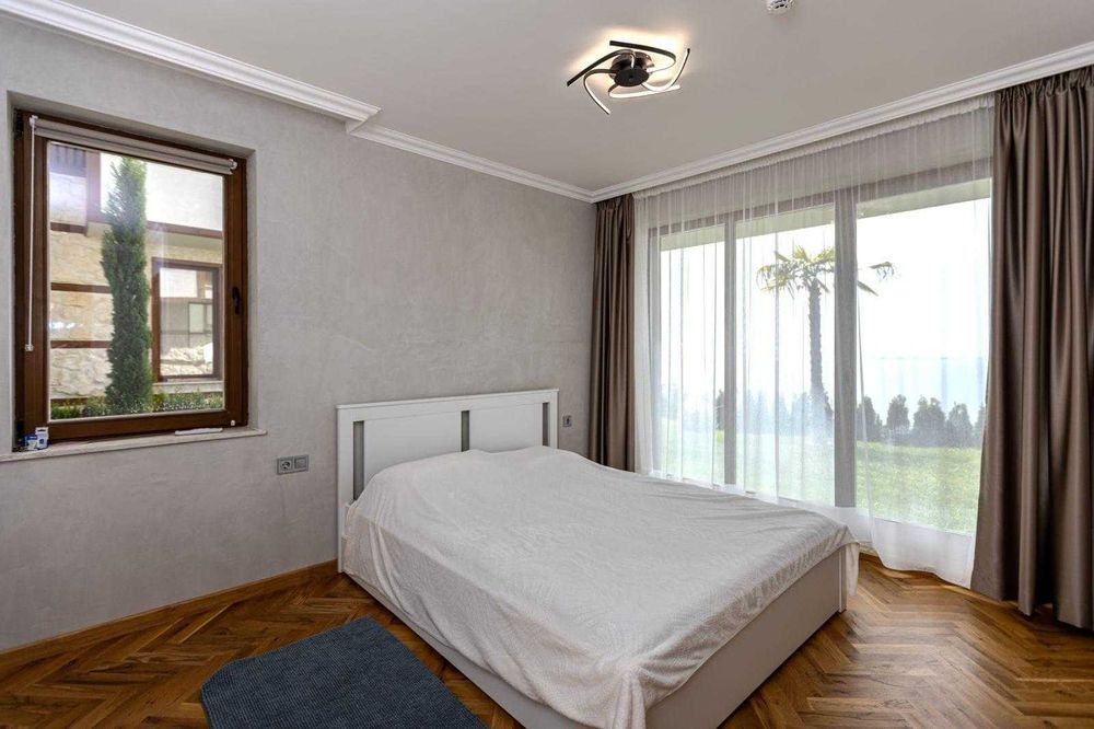 Продава се Къща в Свети Влас - 200 кв.м за 1339 €/кв.м - Снимка #1