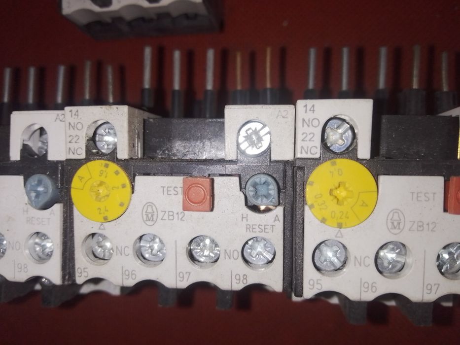 Предпазител , моторна защита трифазнa MOELLER