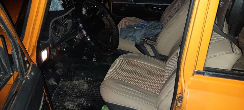 Москвич азлк 2140 на запчасти тоже можно.