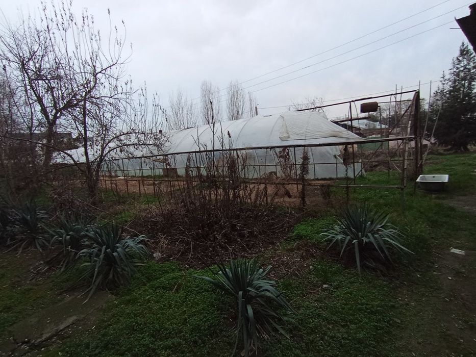 Srochna yer sotiladi  qolgan malumotla telda