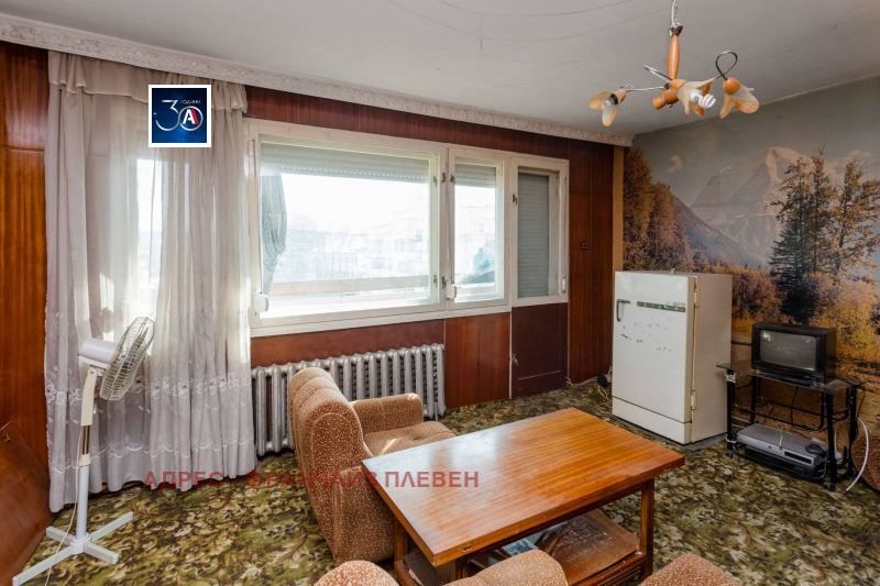 Продава се Тристаен апартамент в Плевен, 9-ти квартал - 105 кв.м за 1239 €/кв.м - Снимка #2